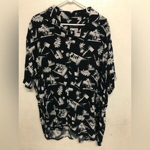 Original Use Monochrome Graphic Shirt